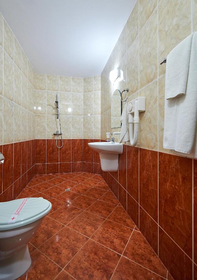 פומורי Guest House California מראה חיצוני תמונה