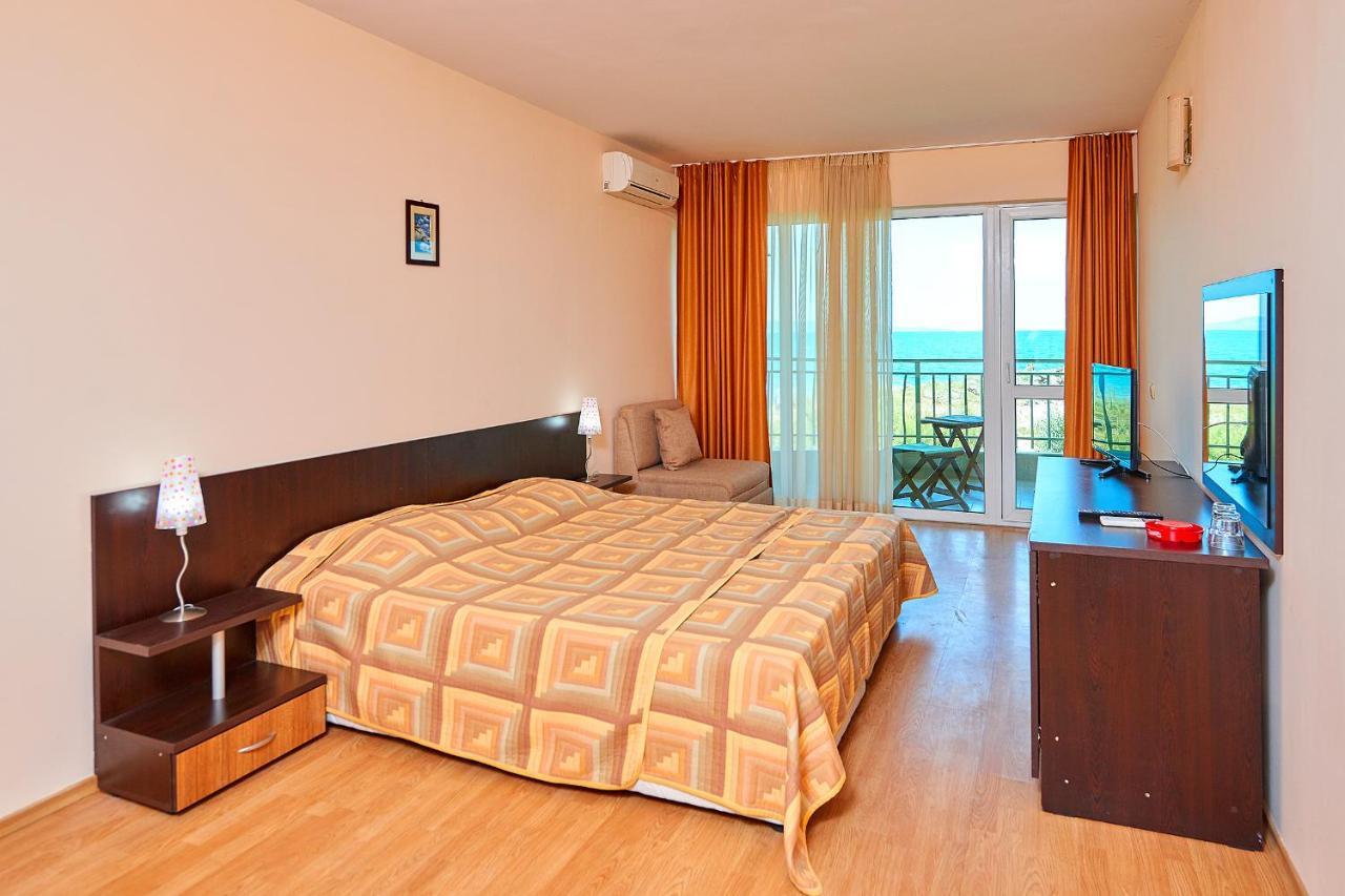 פומורי Guest House California מראה חיצוני תמונה