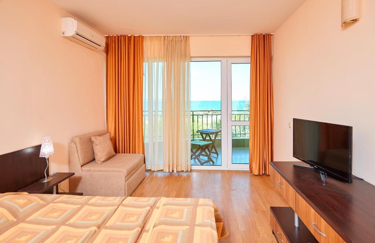 פומורי Guest House California מראה חיצוני תמונה