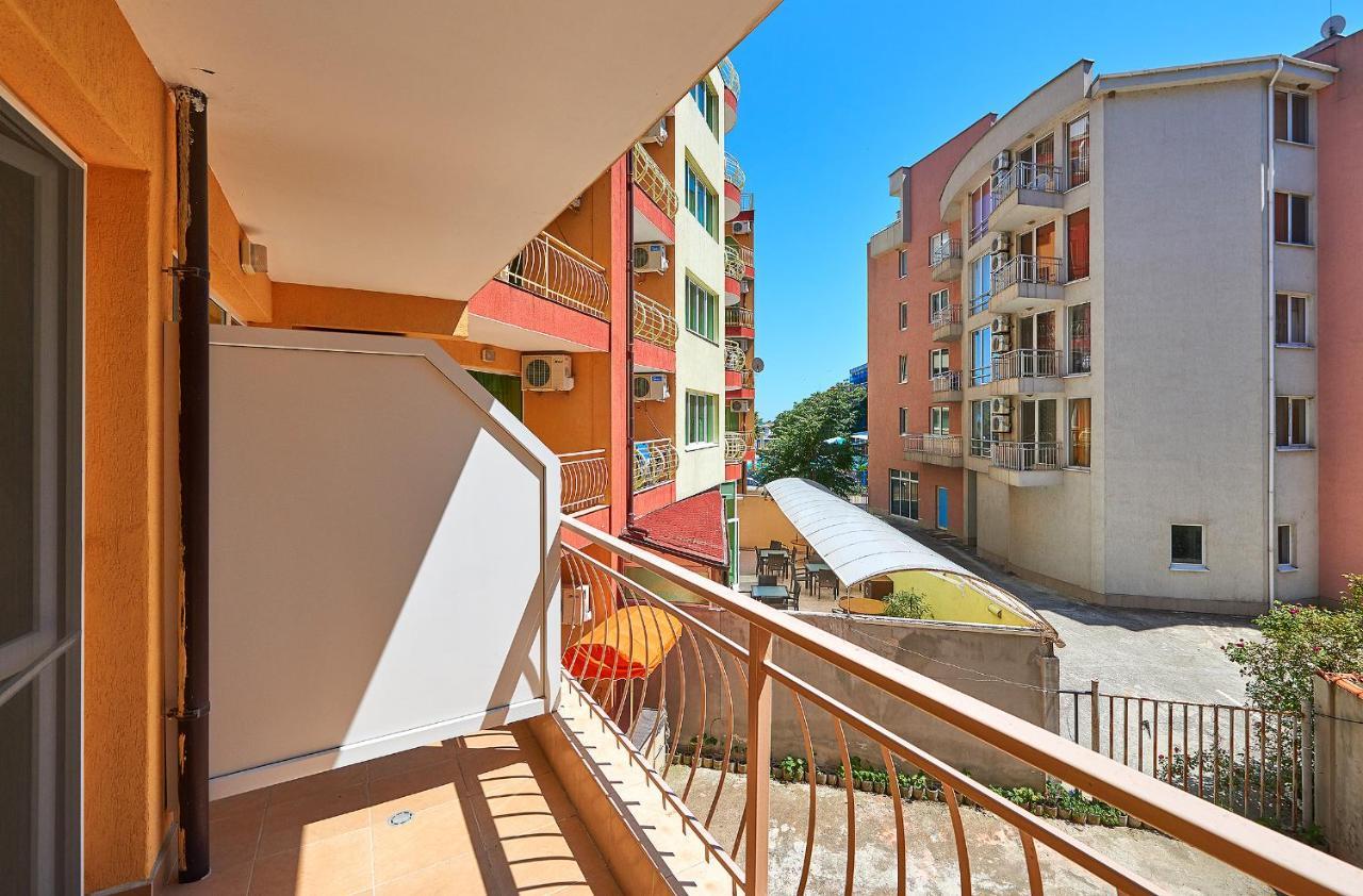 פומורי Guest House California מראה חיצוני תמונה