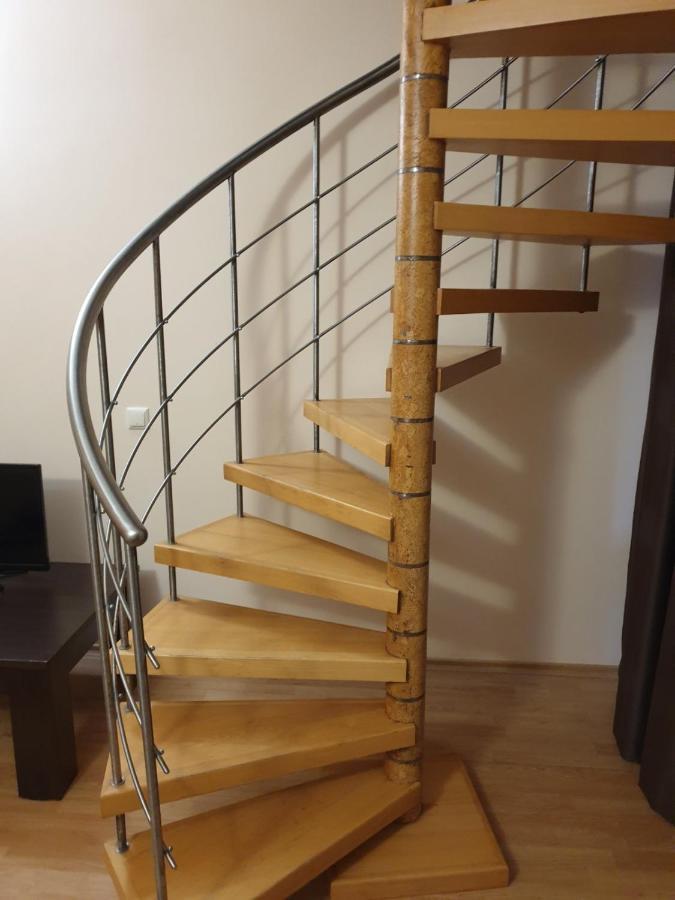 פומורי Guest House California מראה חיצוני תמונה